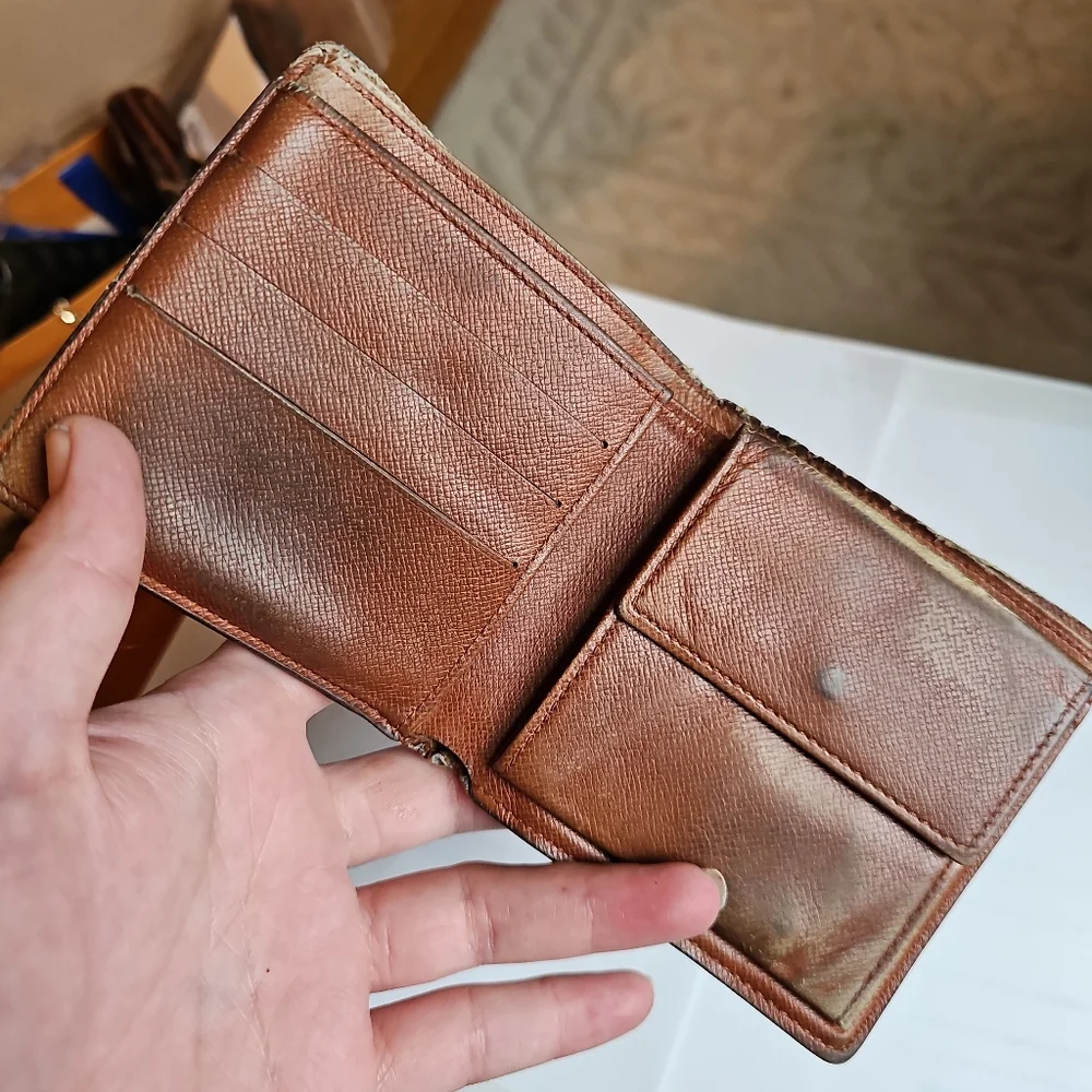 Authentic Mens Louis Vuitton Monogram Bifold - Picture 2 of 5